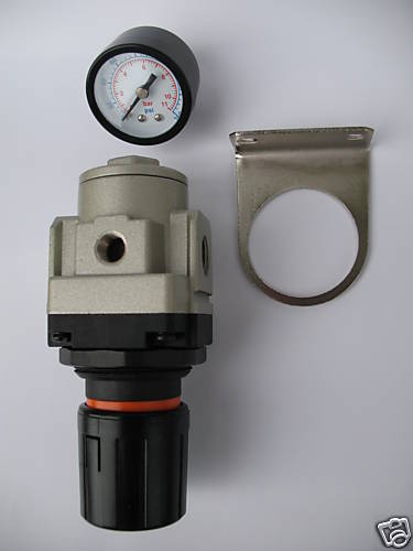 Air Regulator 1/4" NPT, 2500 L/min c/w Bracket & 30 psi Gauge